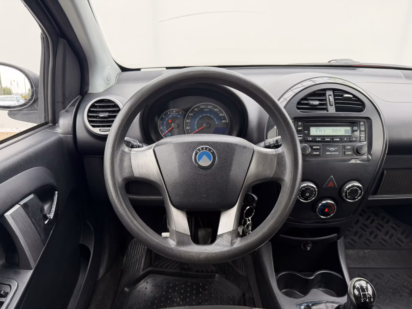 Geely LC Cross фото 13