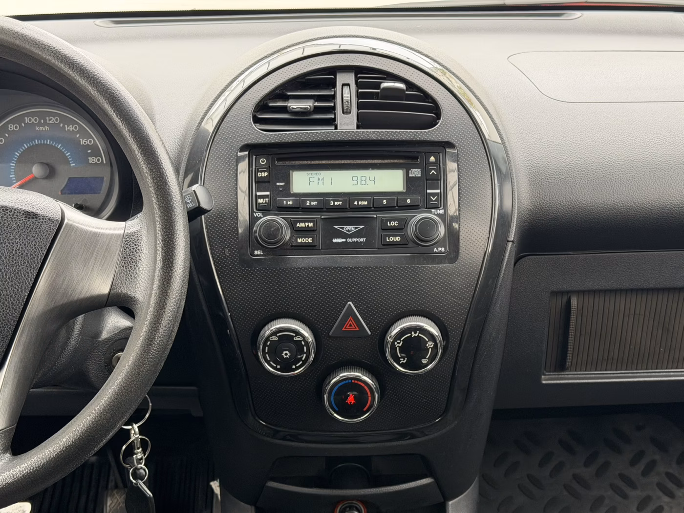 Geely LC Cross фото 14