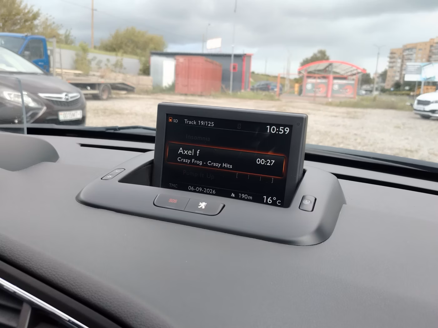 Peugeot 5008 фото 16