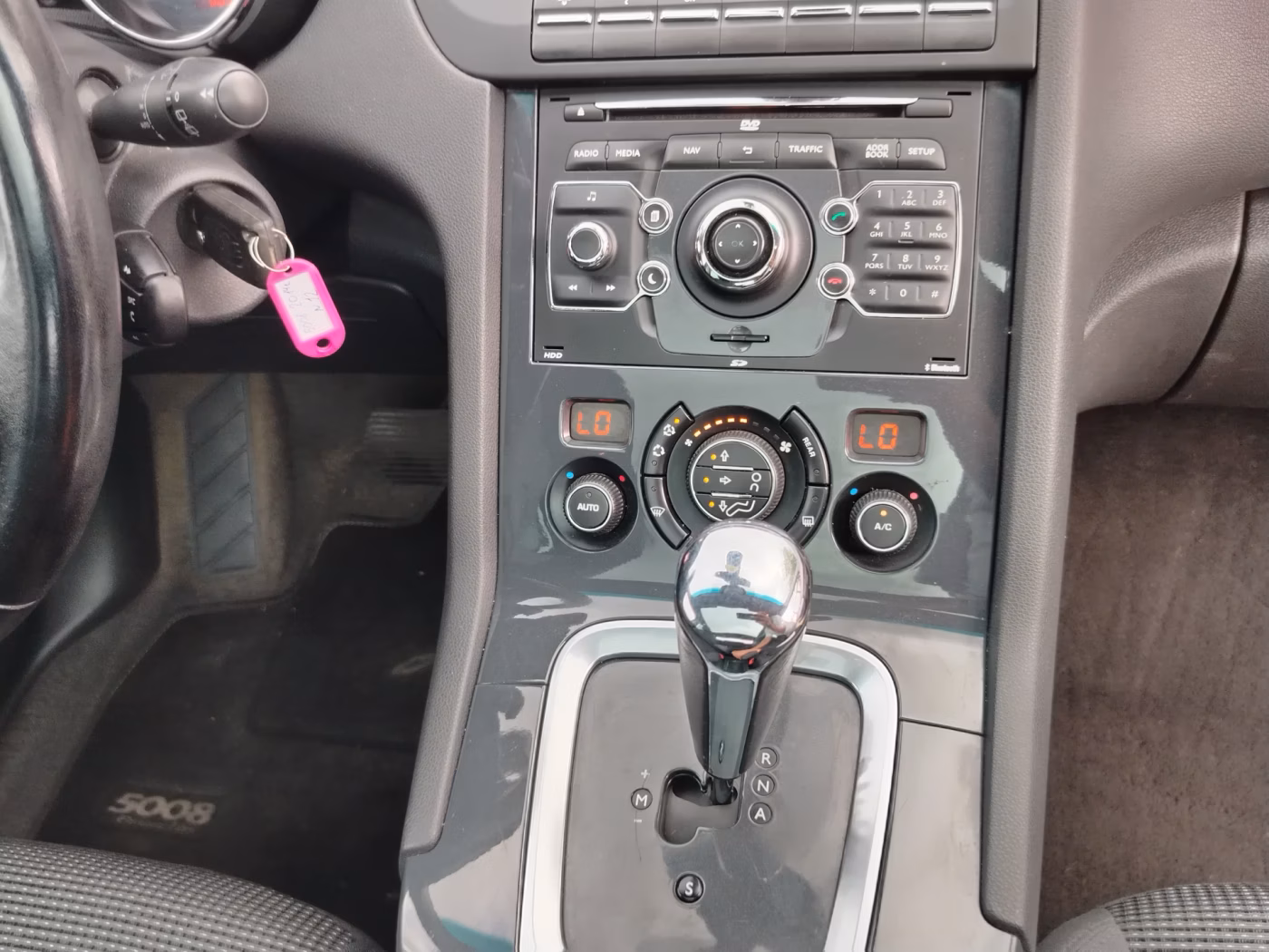 Peugeot 5008 фото 17