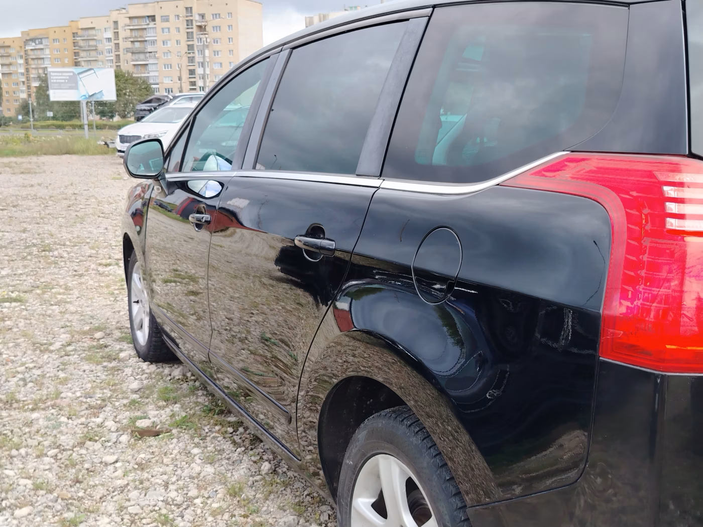 Peugeot 5008 фото 10