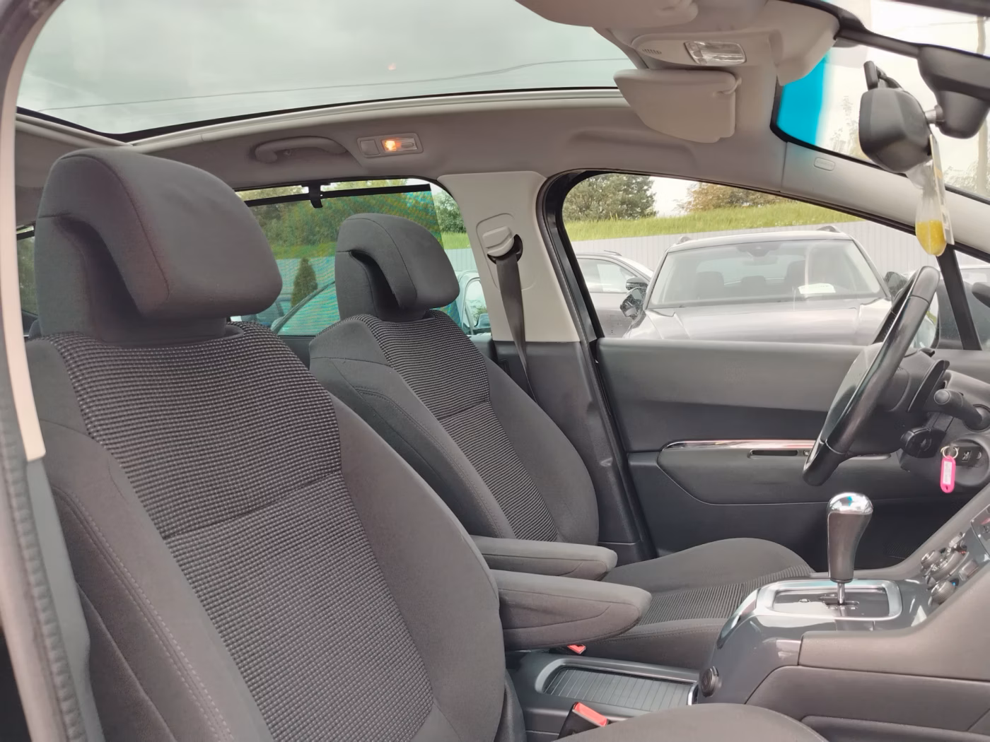 Peugeot 5008 фото 14