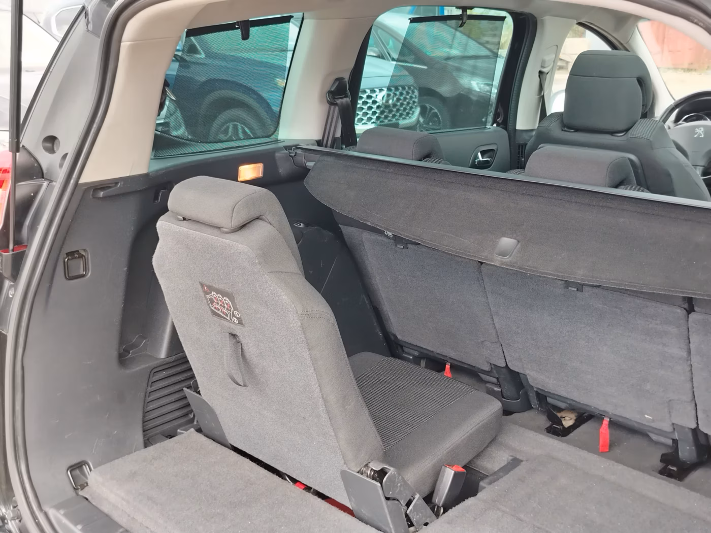 Peugeot 5008 фото 11