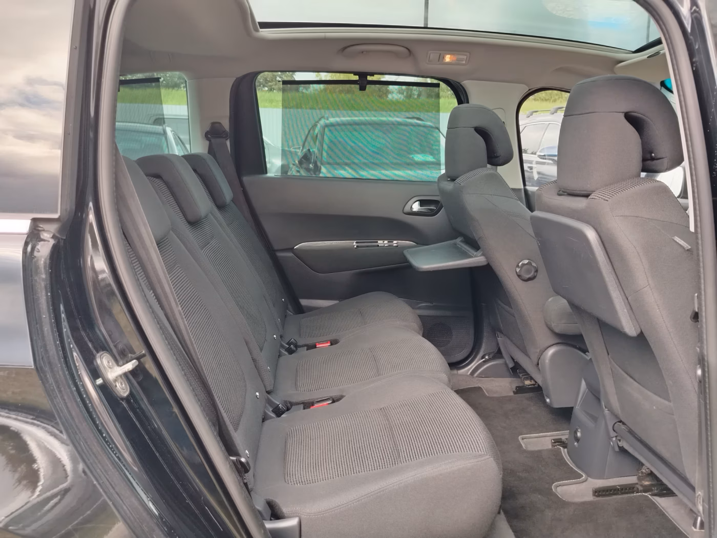 Peugeot 5008 фото 13