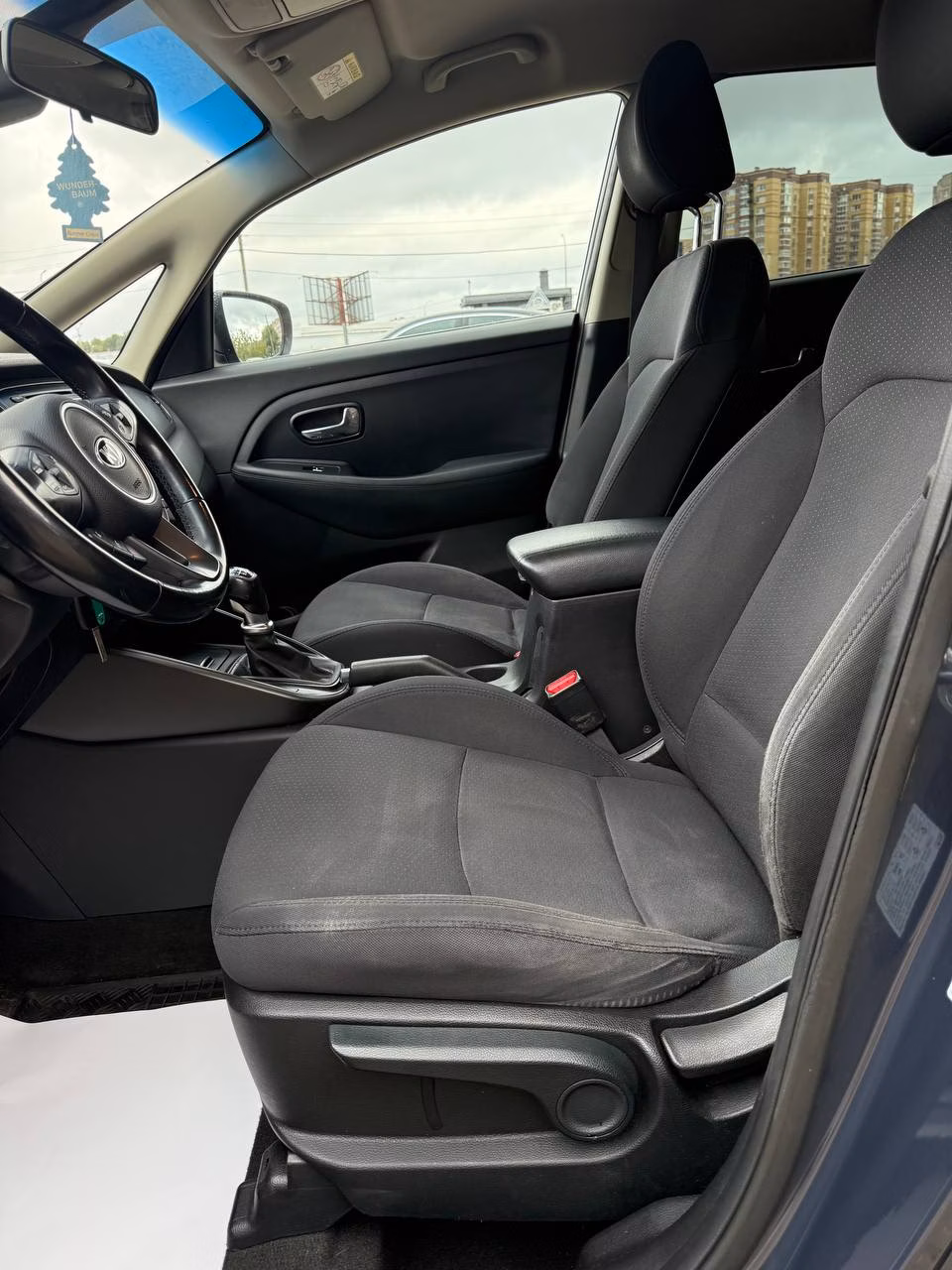 Kia Carens фото 9