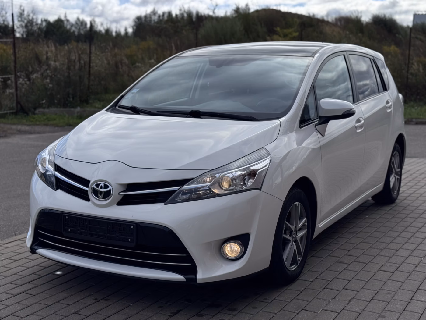 Toyota Verso фото 8