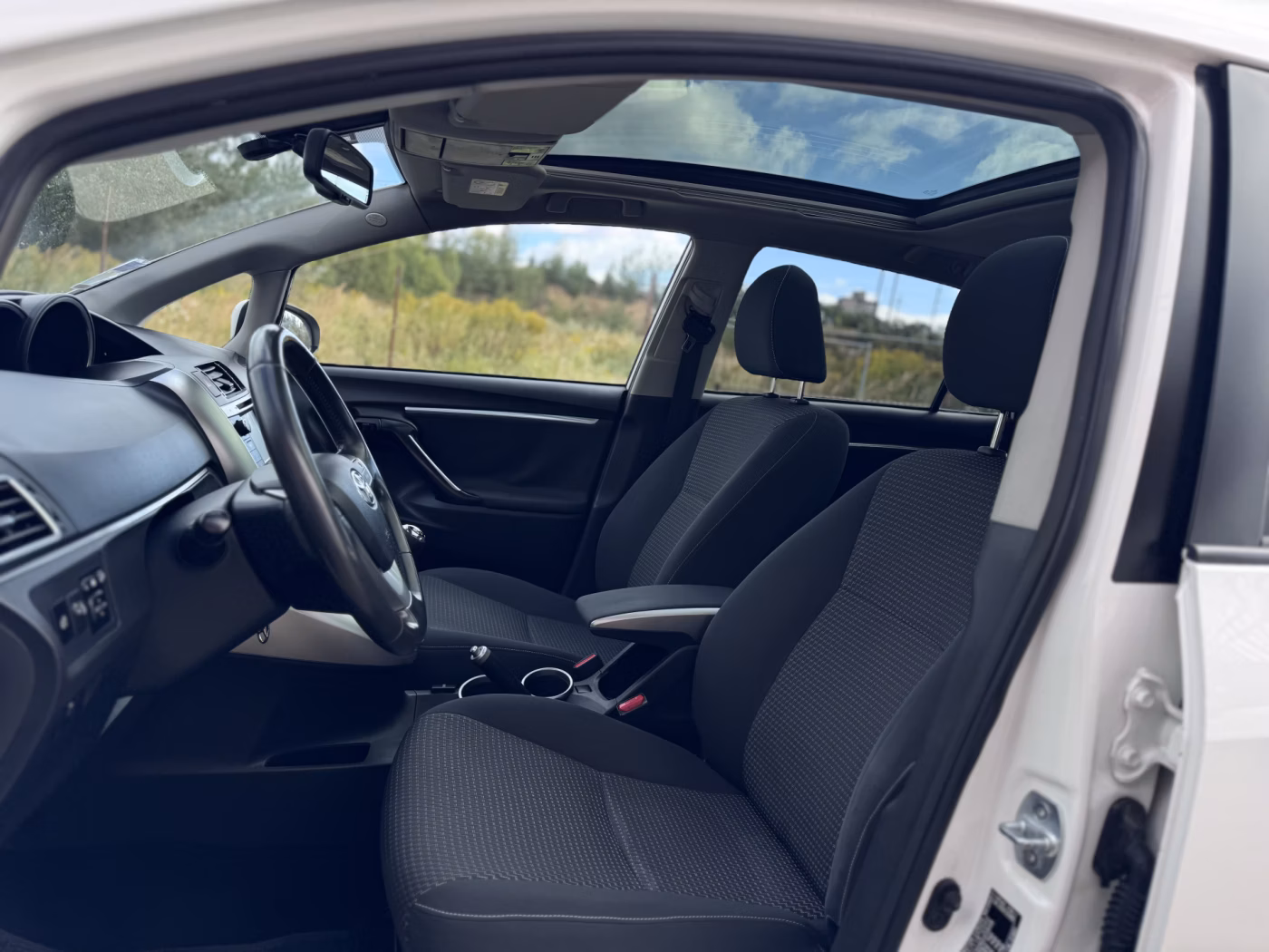Toyota Verso фото 15