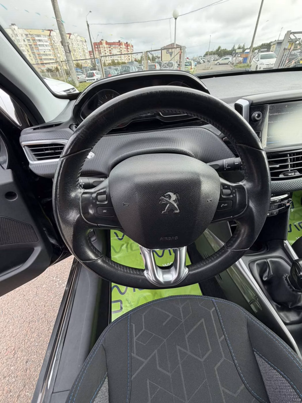 Peugeot 2008 фото 11