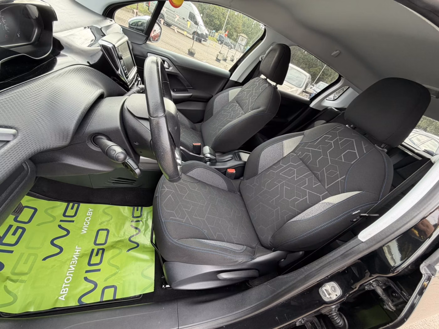 Peugeot 2008 фото 10