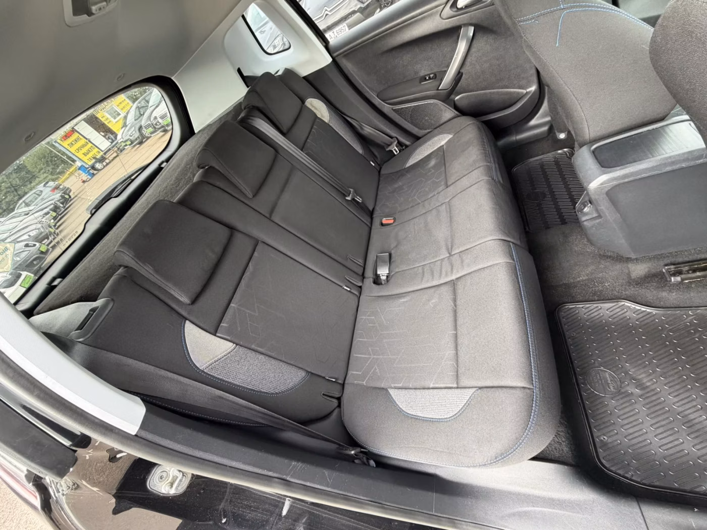 Peugeot 2008 фото 15
