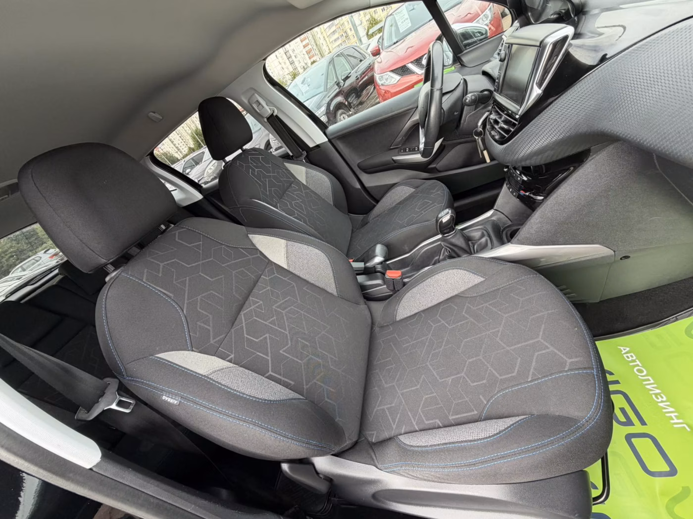 Peugeot 2008 фото 16