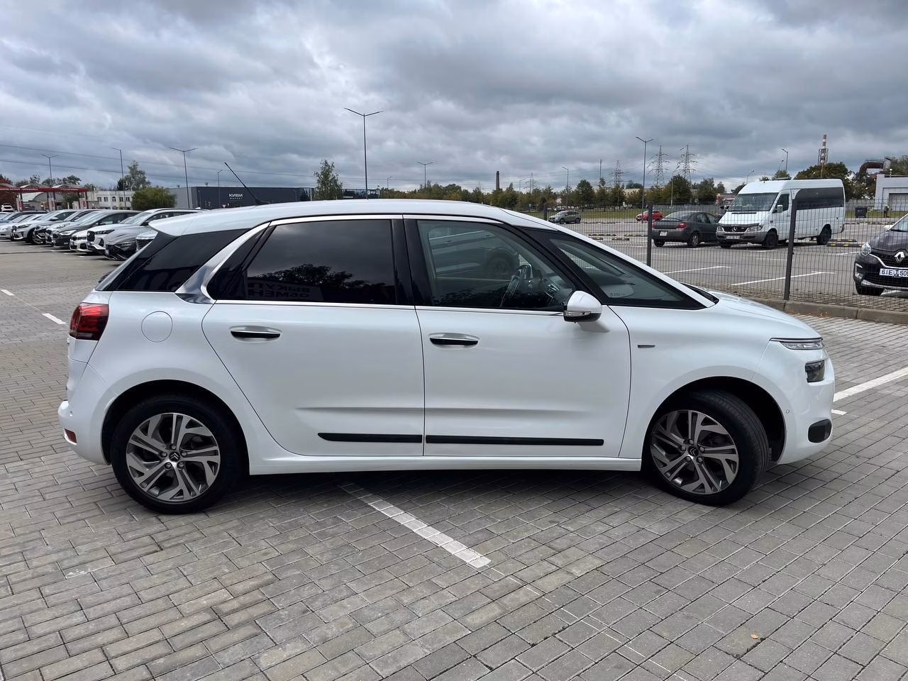 Citroen C4 Picasso фото 4