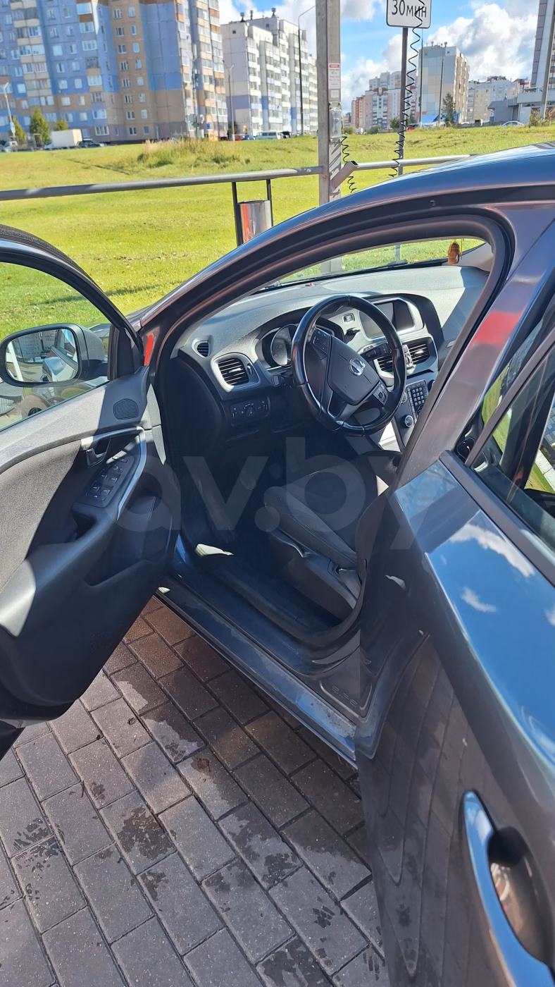 Volvo V40 фото 5