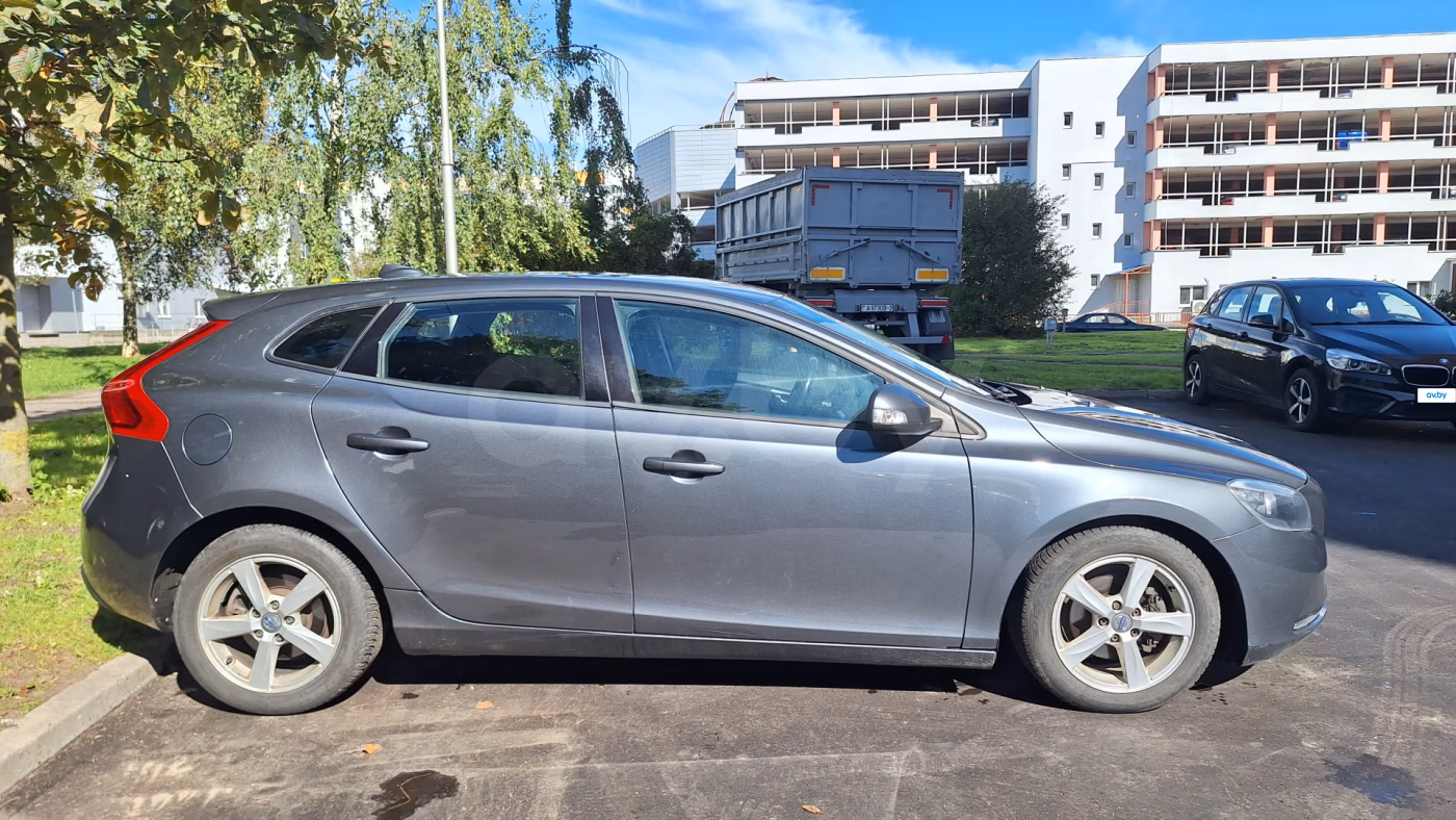 Volvo V40 фото 6