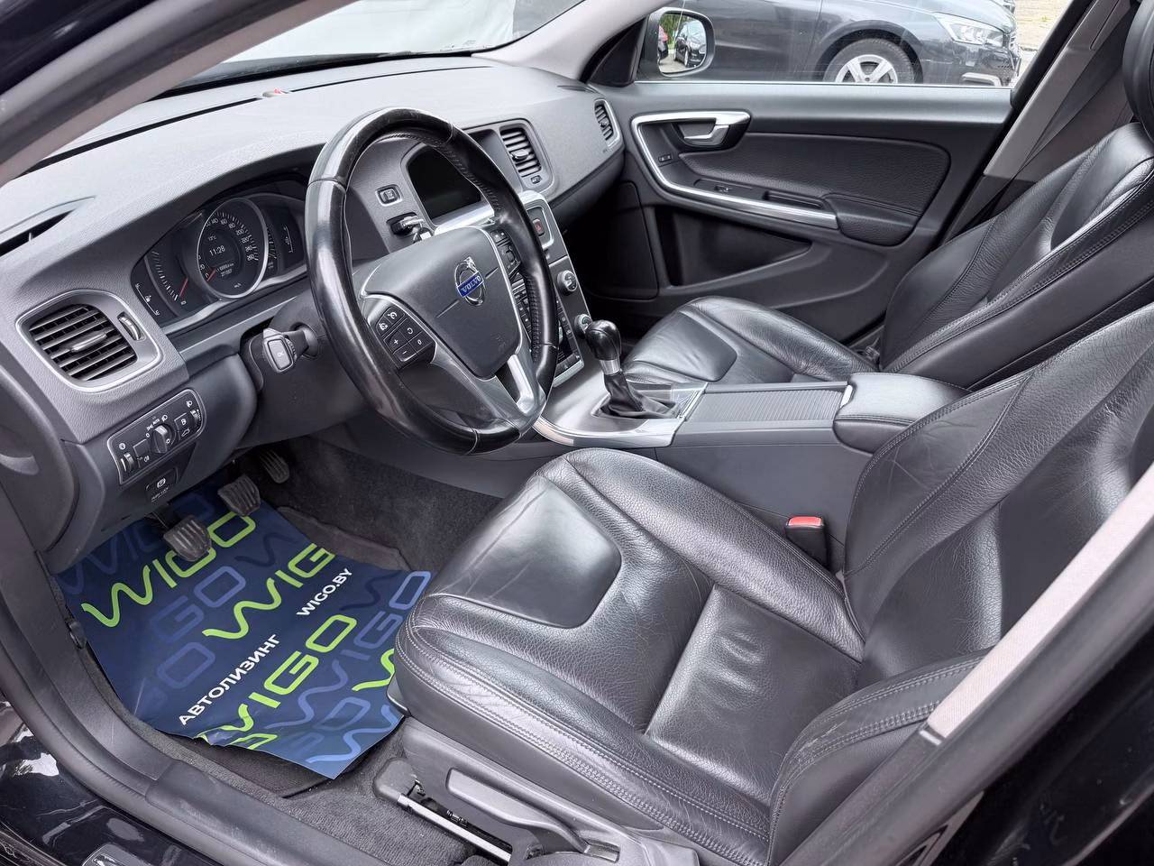 Volvo V60 фото 8