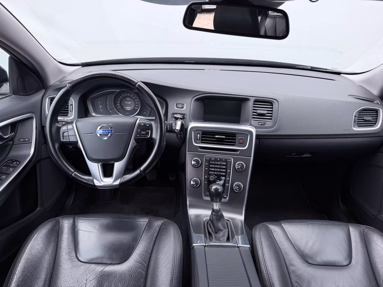Volvo V60 фото 9