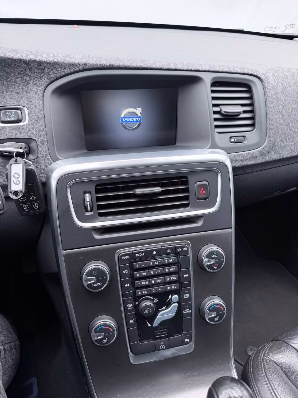 Volvo V60 фото 10