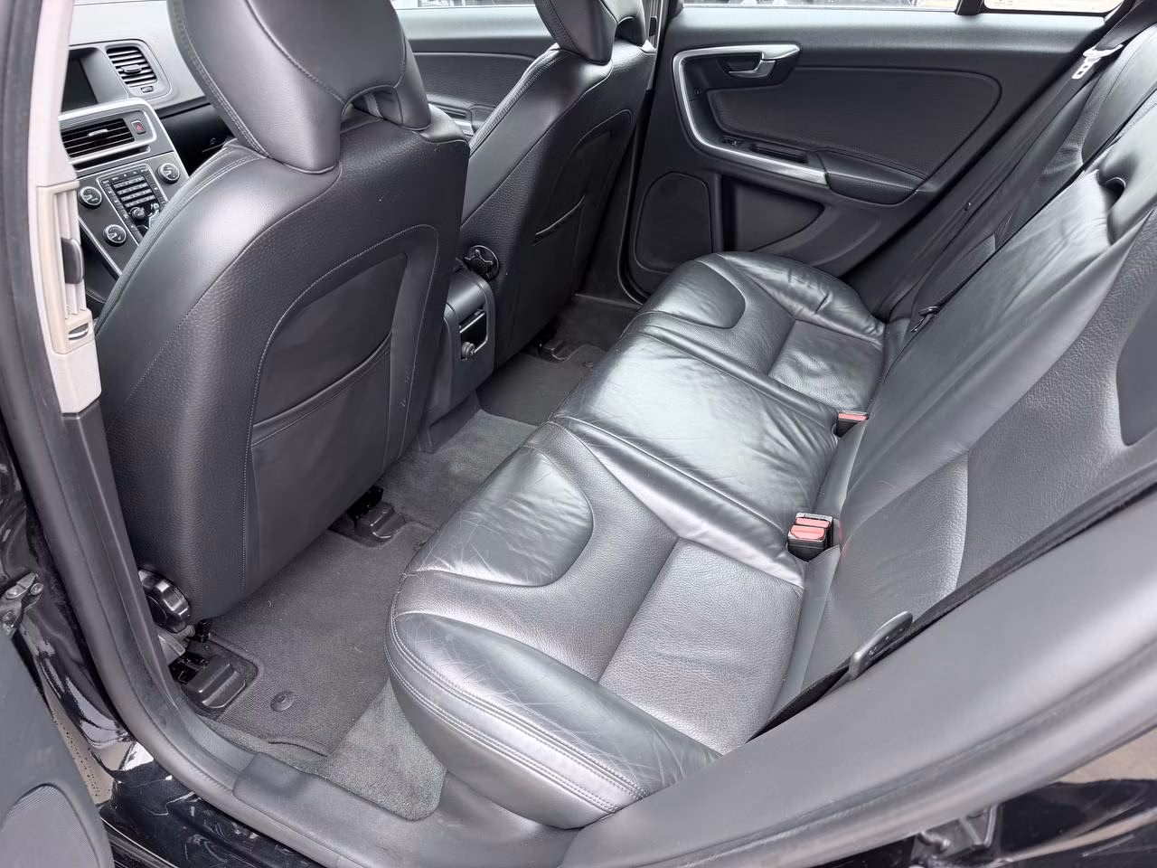 Volvo V60 фото 13