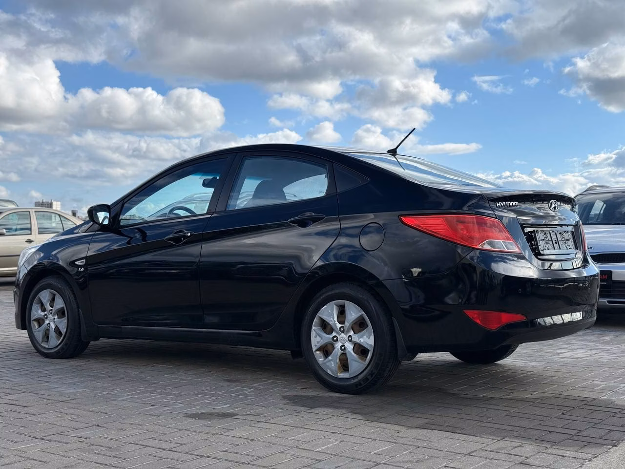 Hyundai Solaris фото 7
