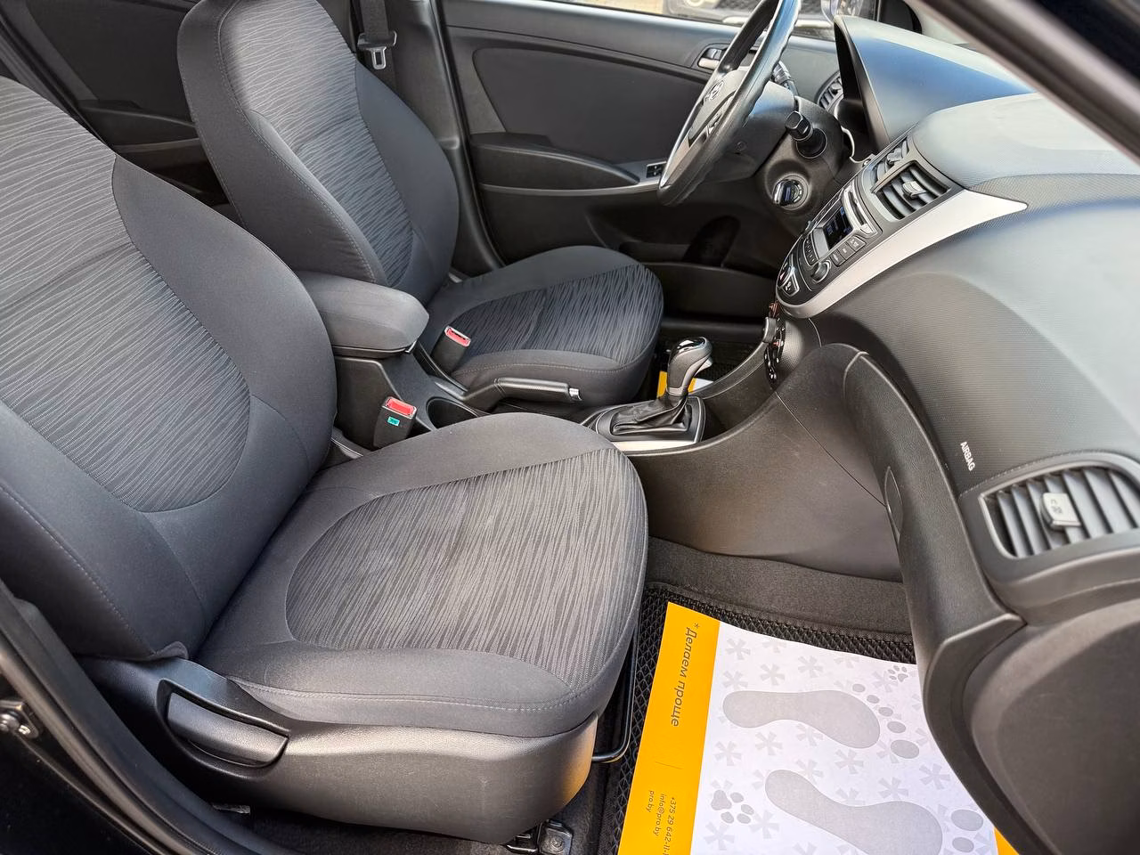 Hyundai Solaris фото 12