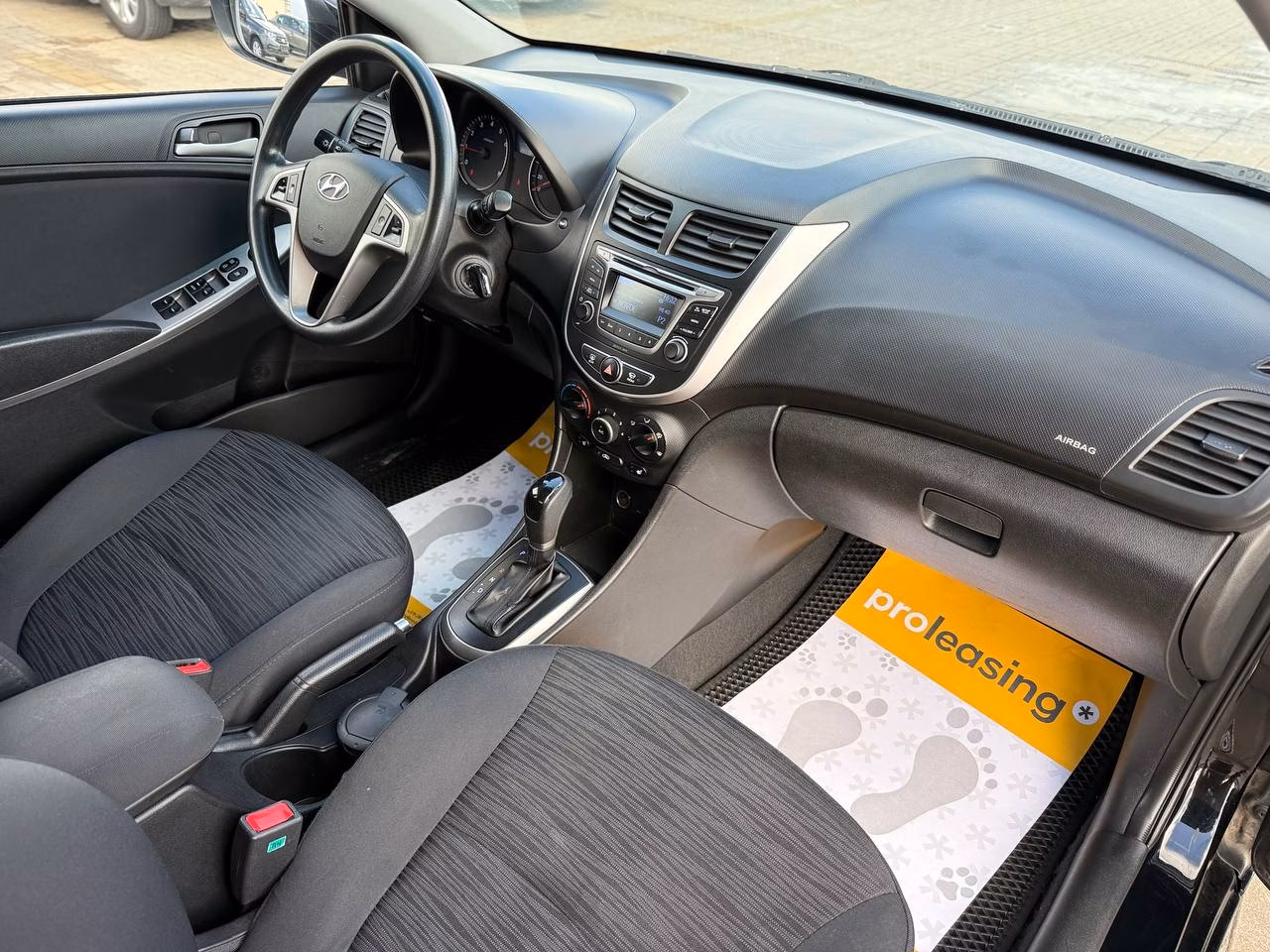 Hyundai Solaris фото 13