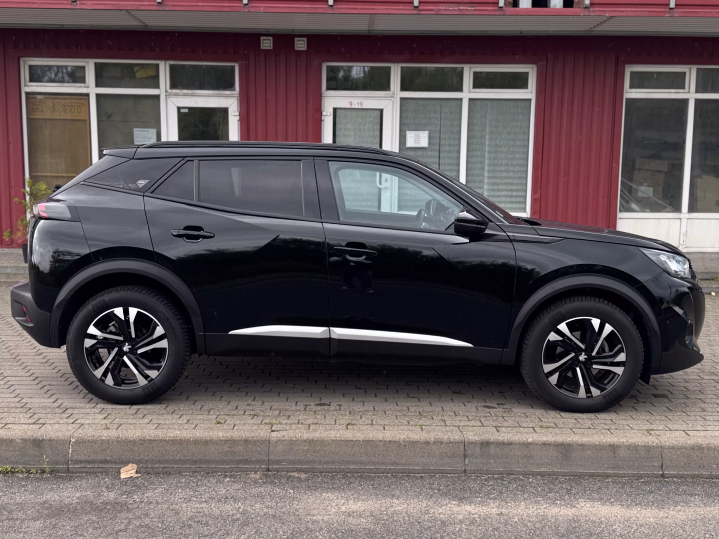 Peugeot 2008 фото 9