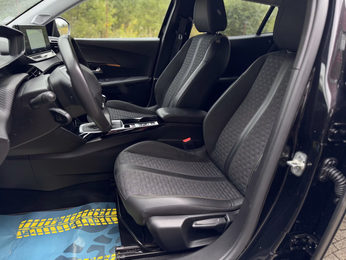 Peugeot 2008 фото 17