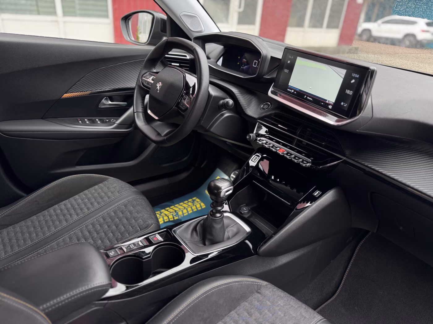 Peugeot 2008 фото 22