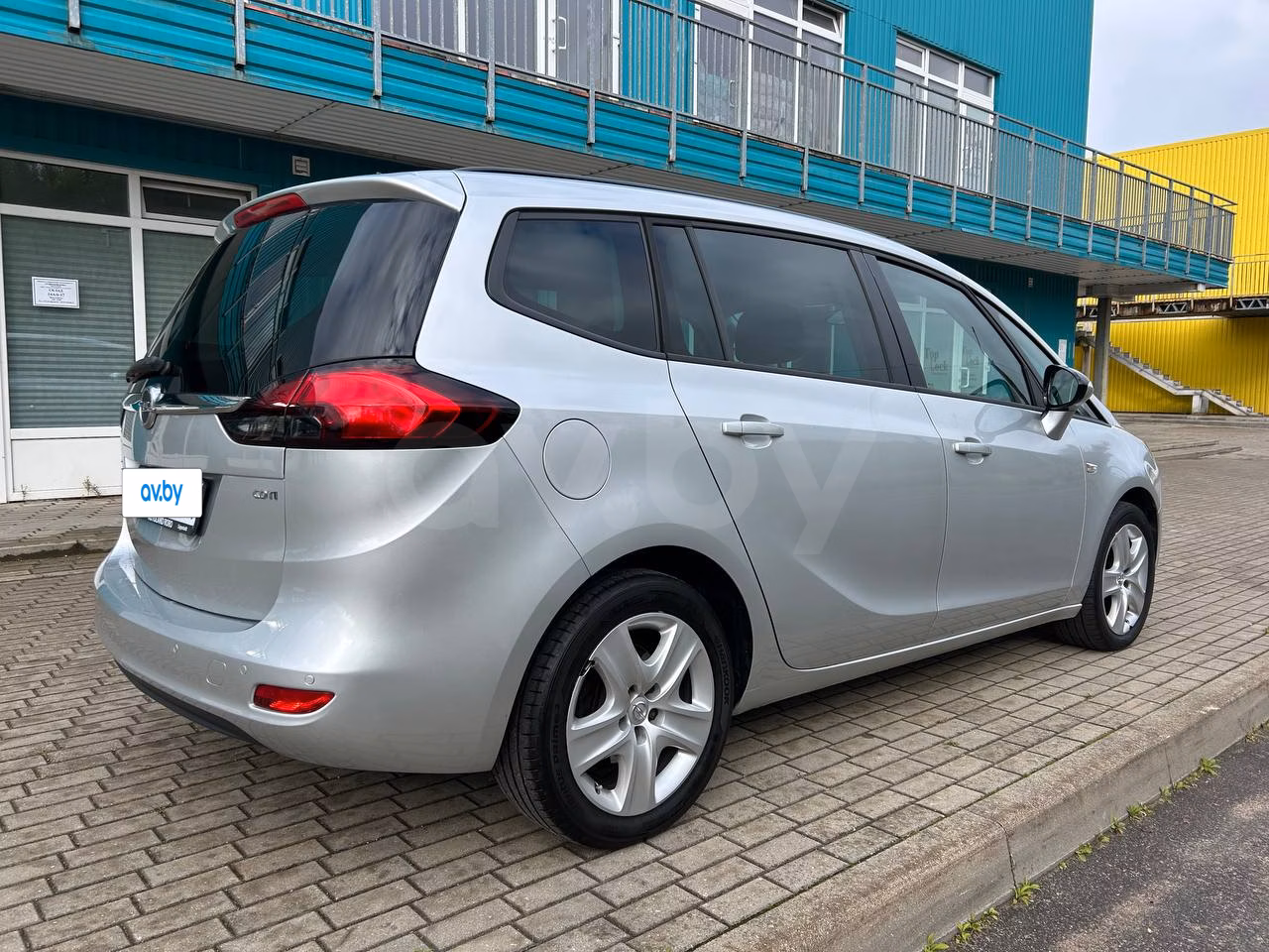 Opel Zafira фото 5
