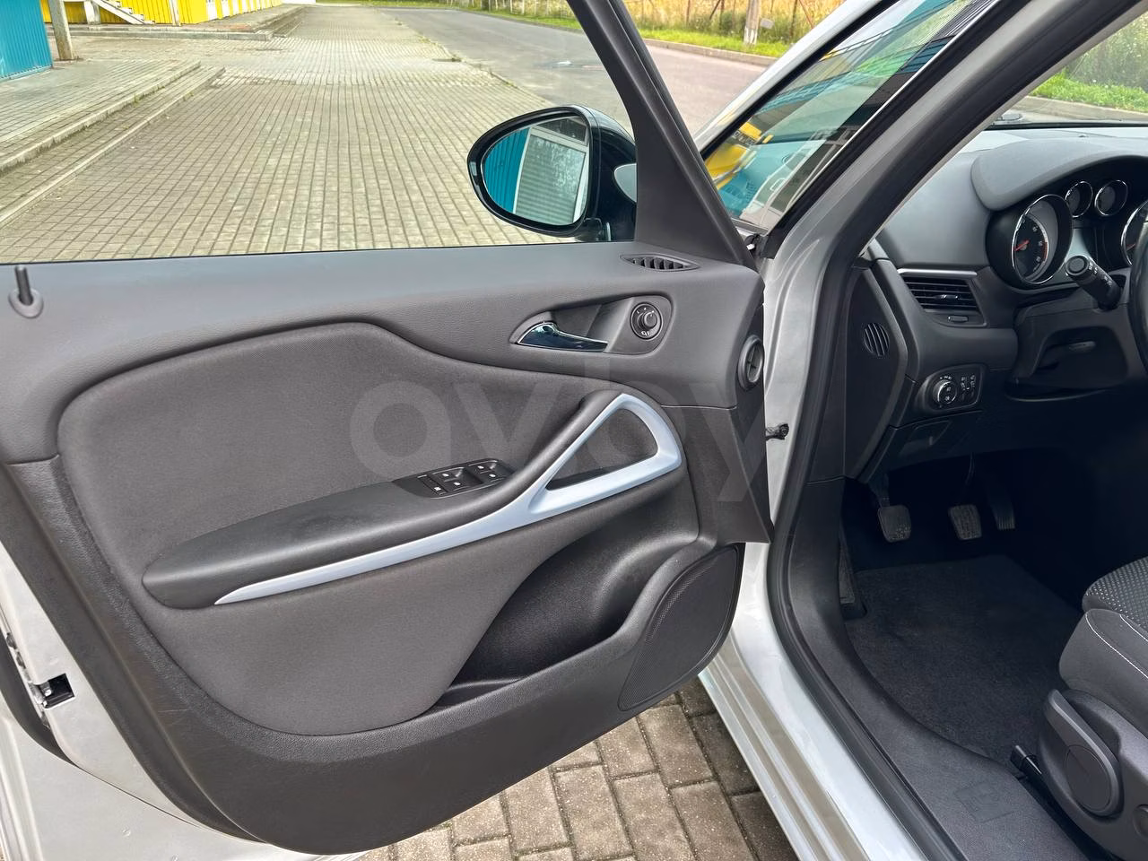 Opel Zafira фото 10
