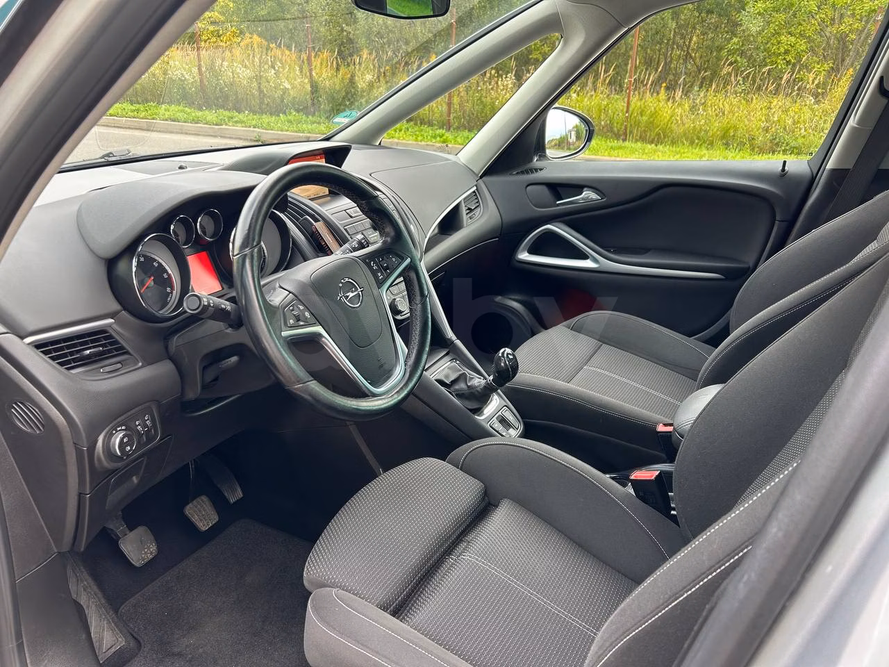 Opel Zafira фото 11