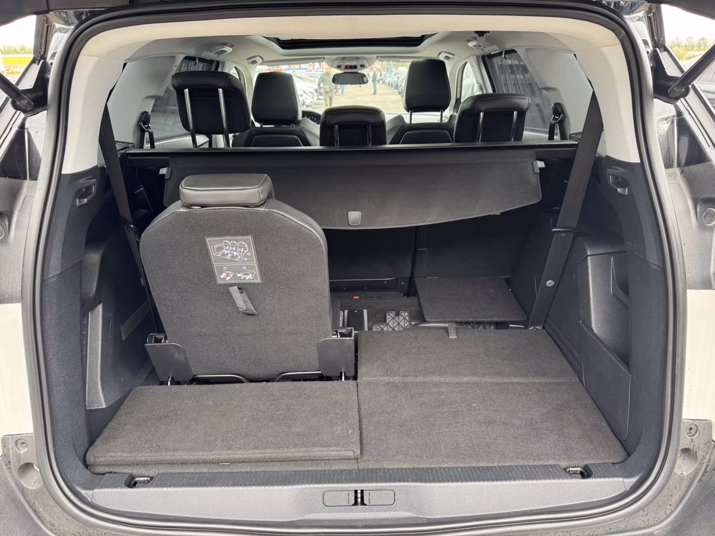 Peugeot 5008 фото 11