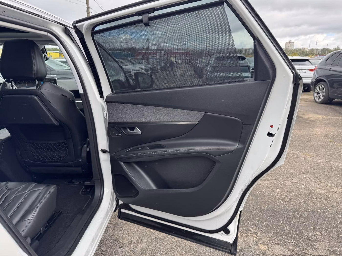 Peugeot 5008 фото 15
