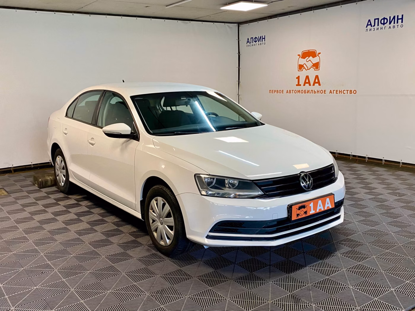 Volkswagen Jetta фото 2