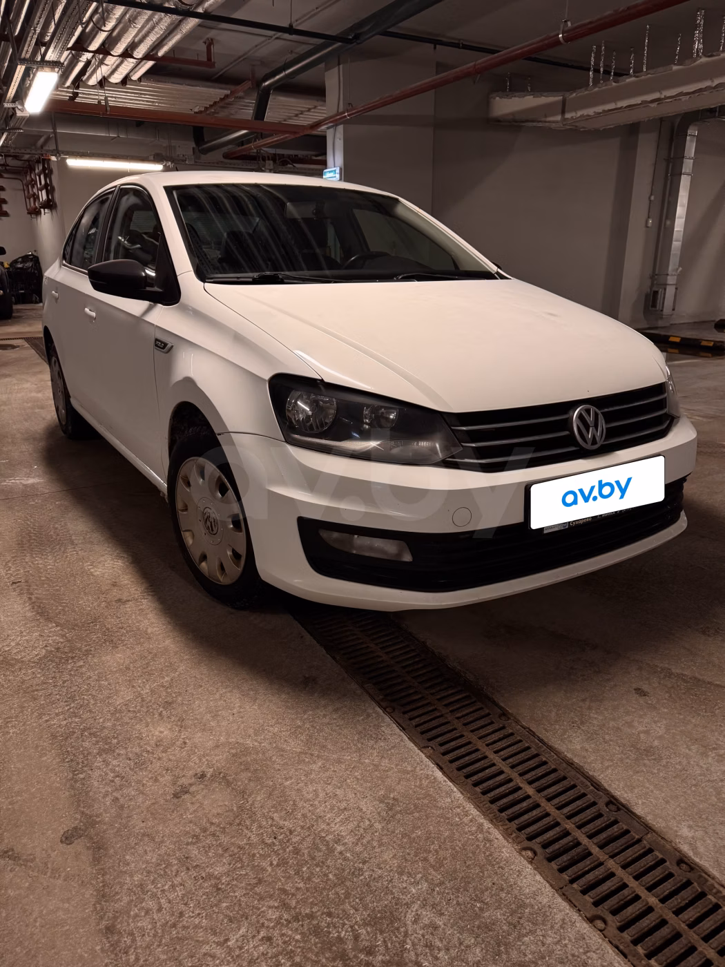 Volkswagen Polo Sedan фото 4