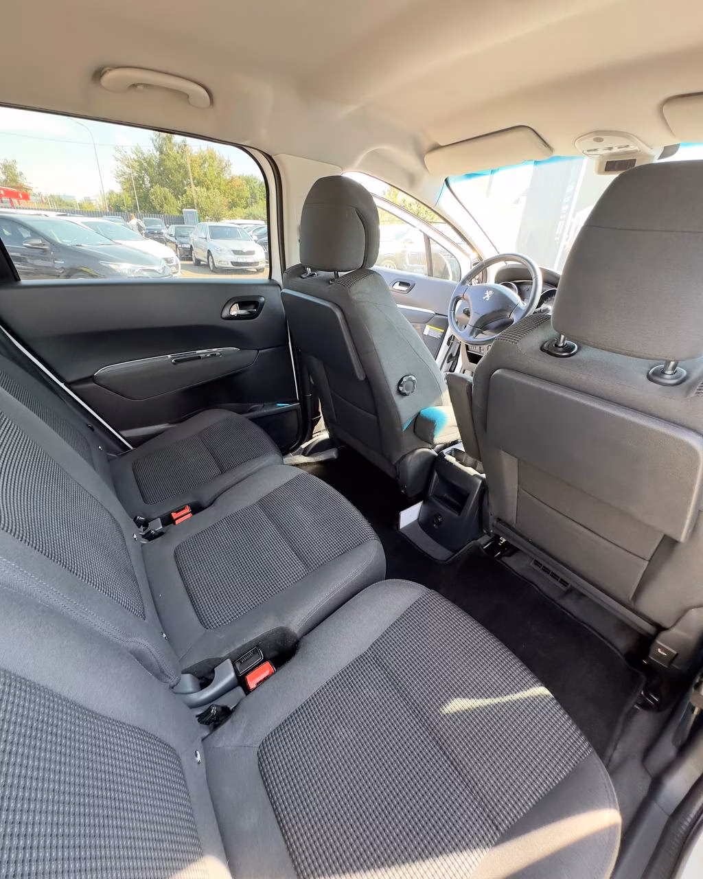 Peugeot 5008 фото 11