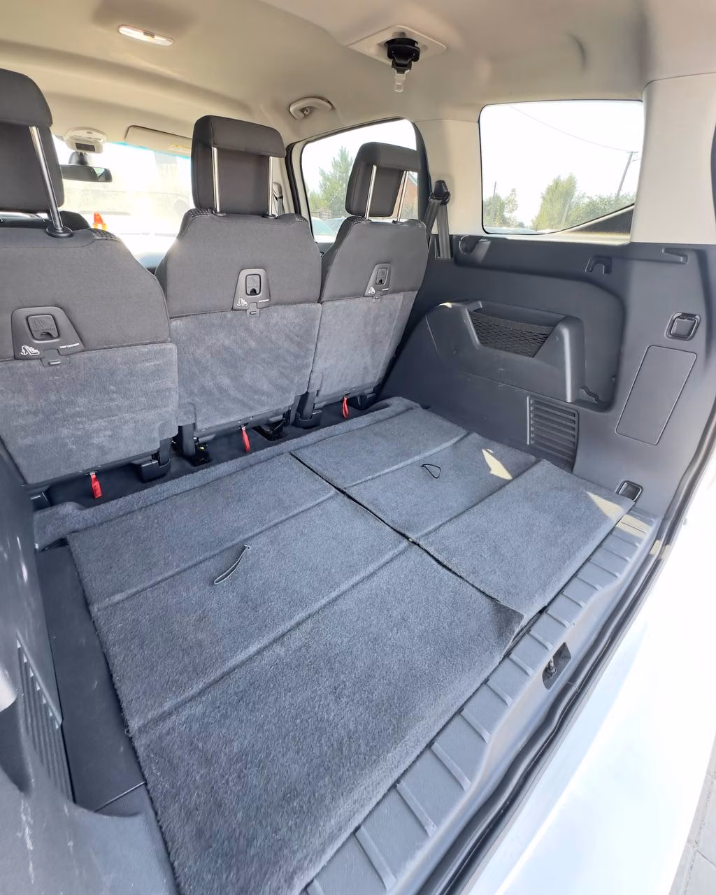 Peugeot 5008 фото 12