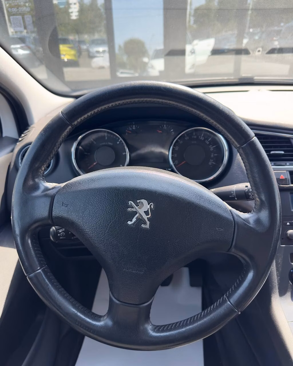 Peugeot 5008 фото 15