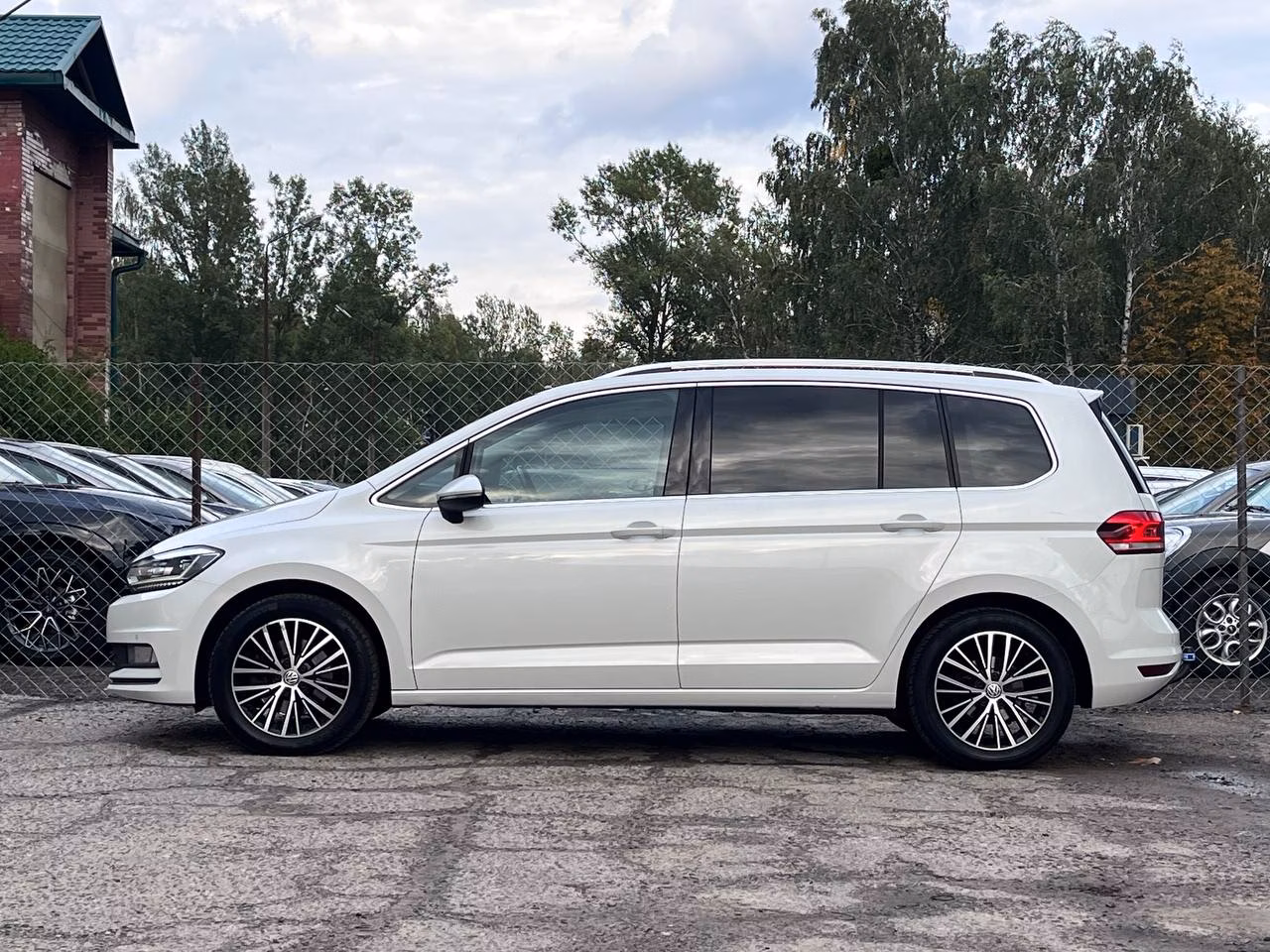 Volkswagen Touran фото 5