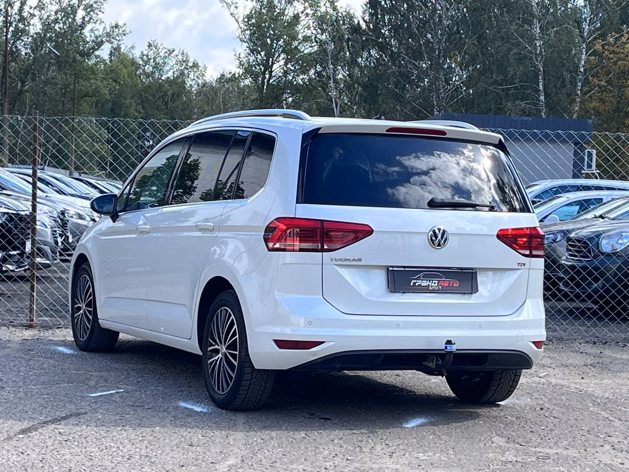 Volkswagen Touran фото 3