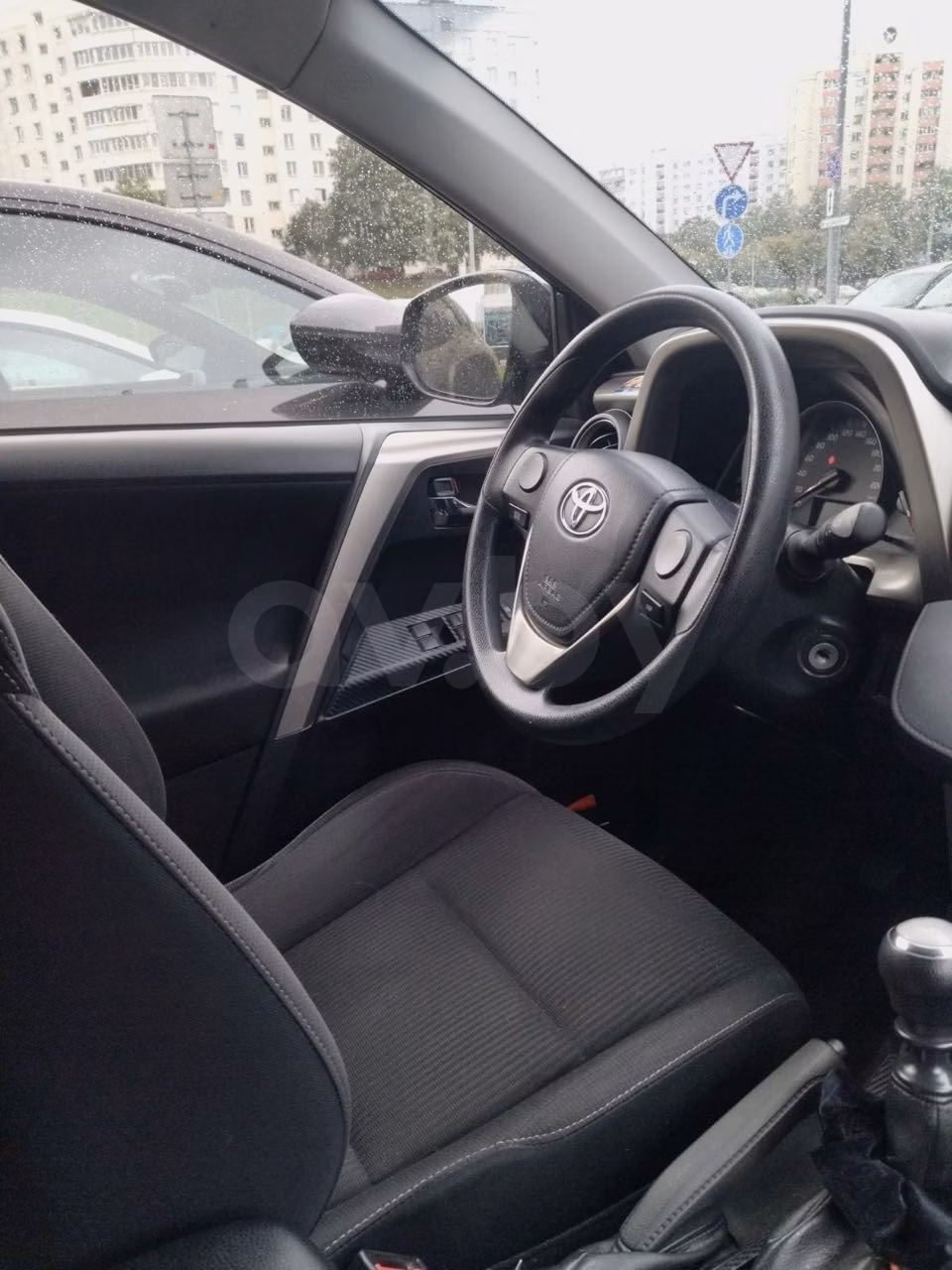 Toyota RAV4 фото 5