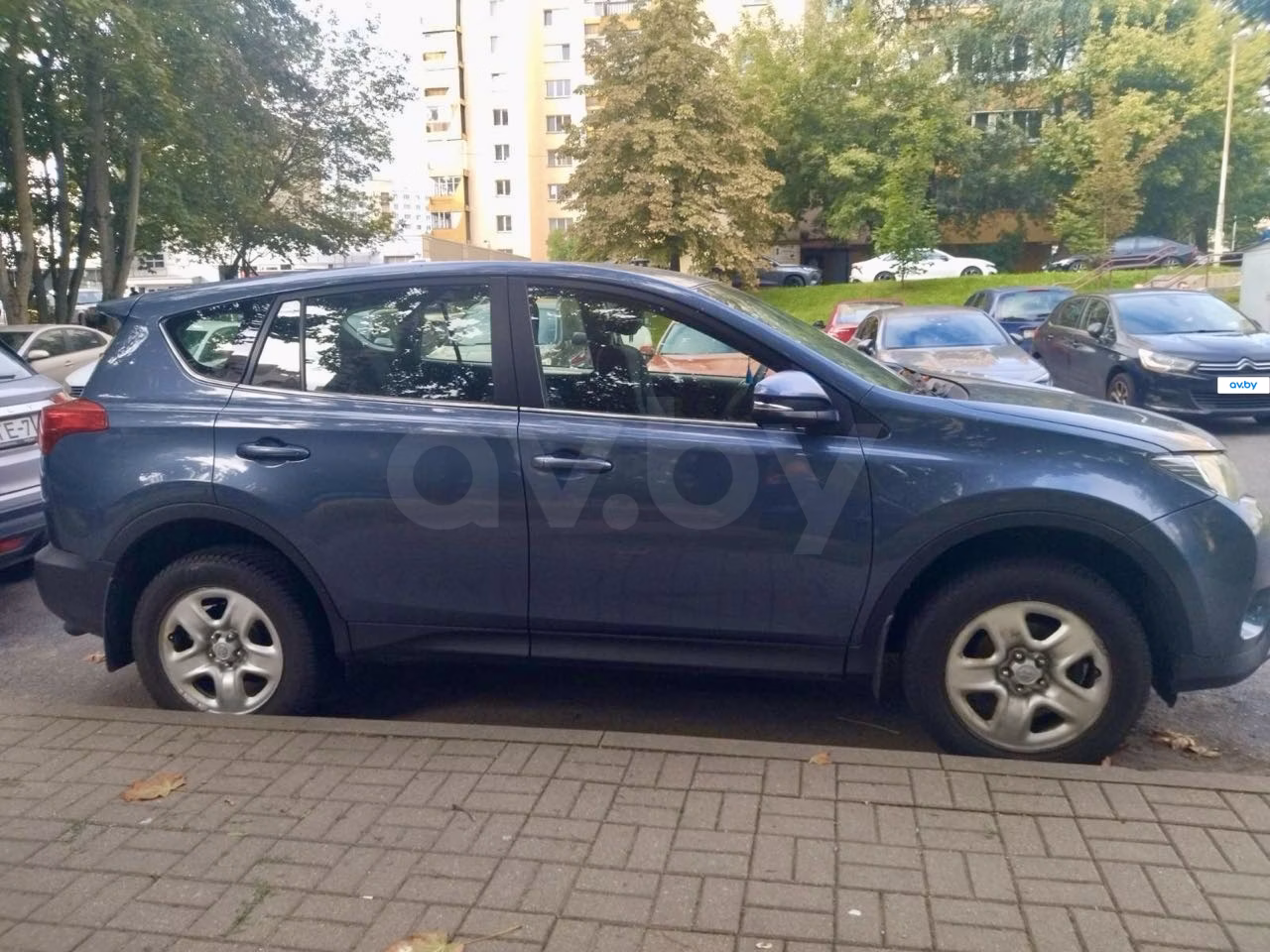 Toyota RAV4 фото 3