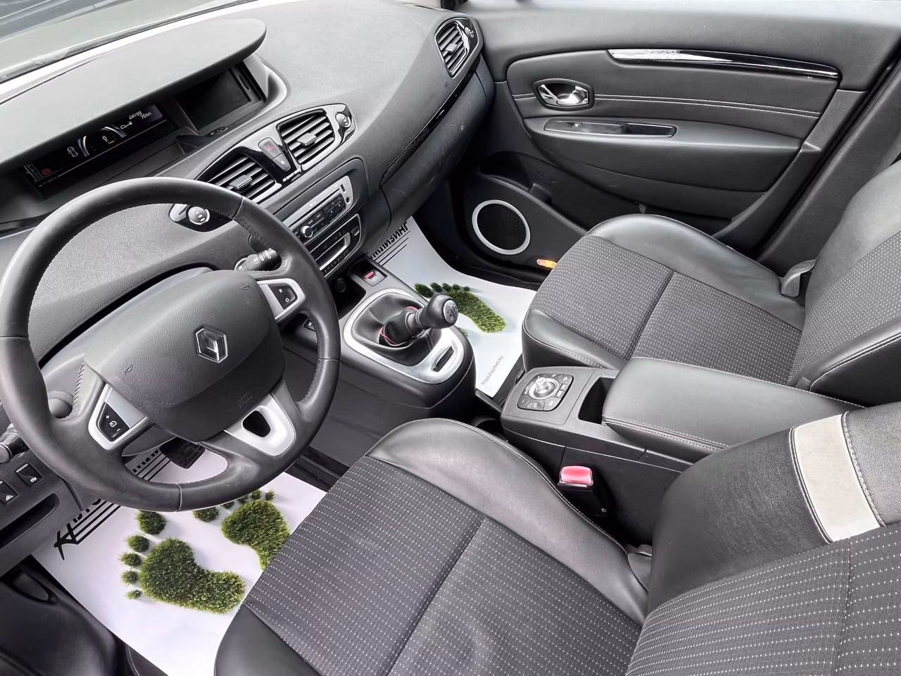 Renault Scenic фото 11