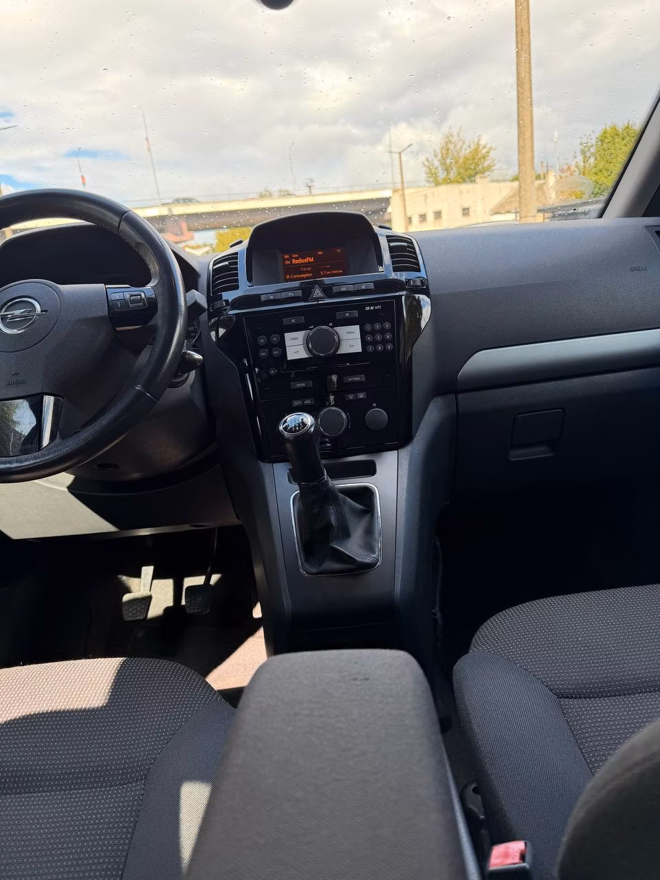 Opel Zafira фото 9