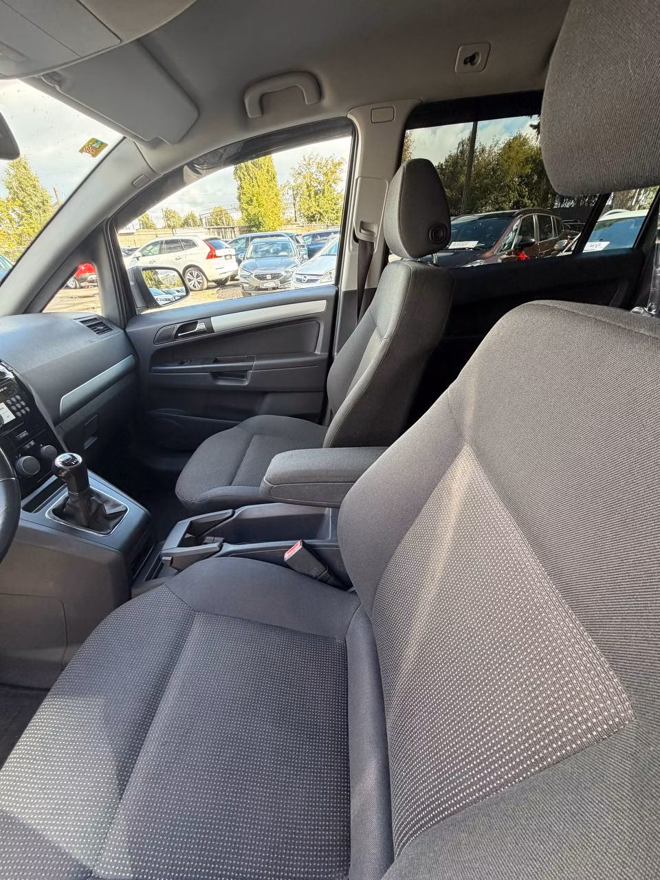 Opel Zafira фото 10