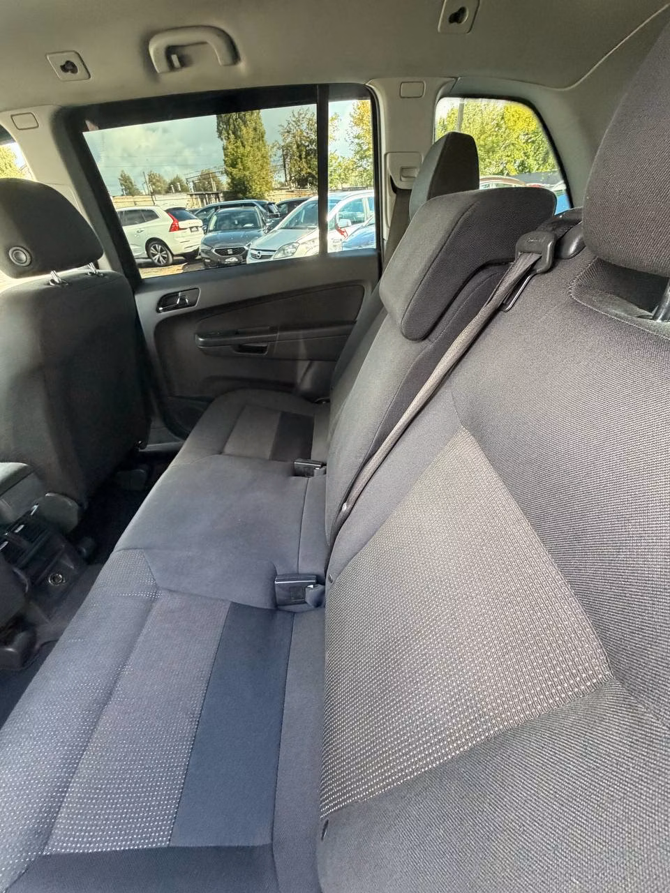 Opel Zafira фото 11