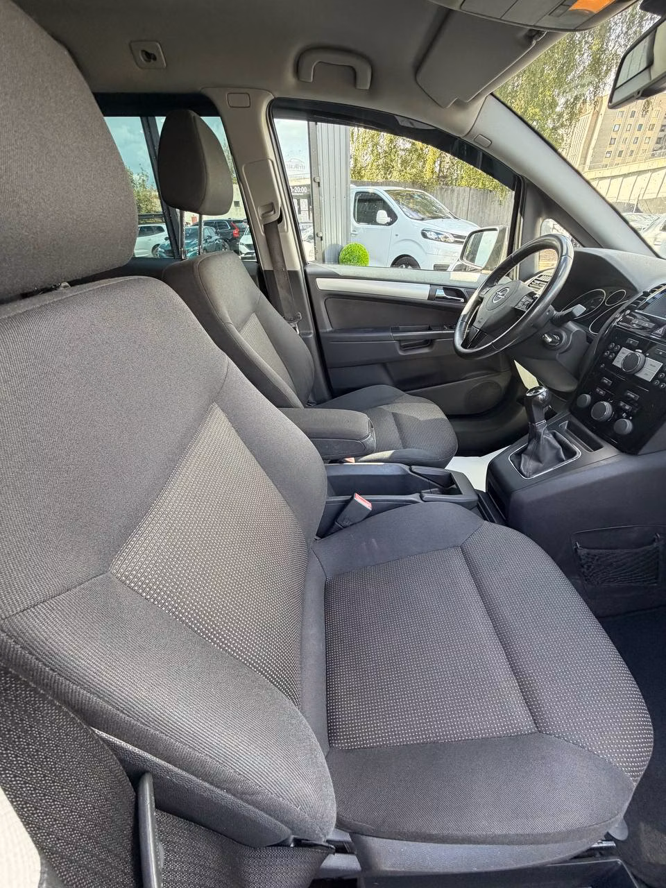 Opel Zafira фото 13