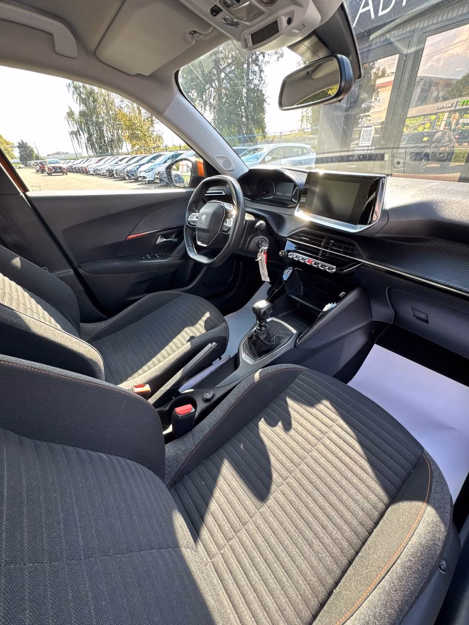 Peugeot 2008 фото 10