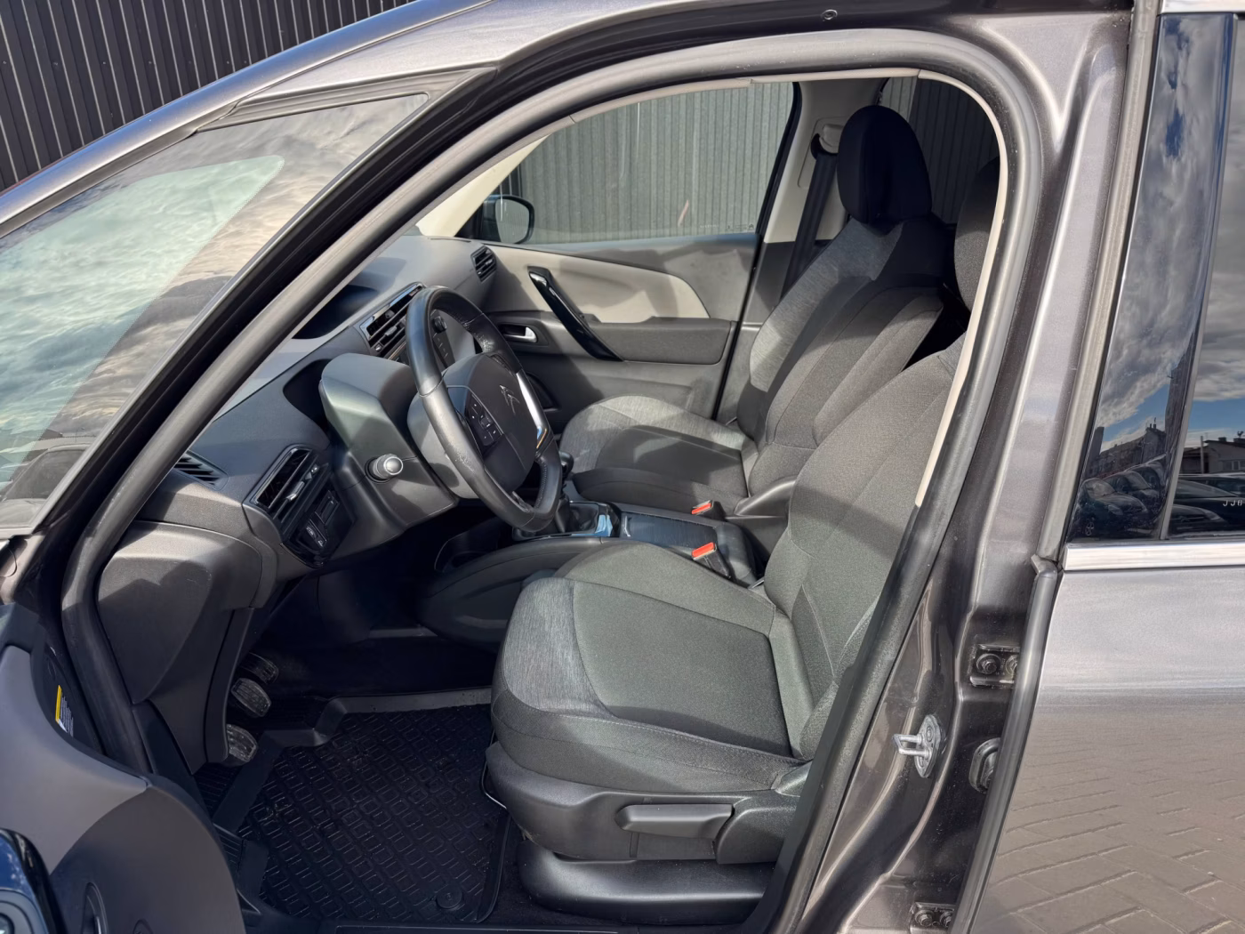 Citroen C4 Picasso фото 8