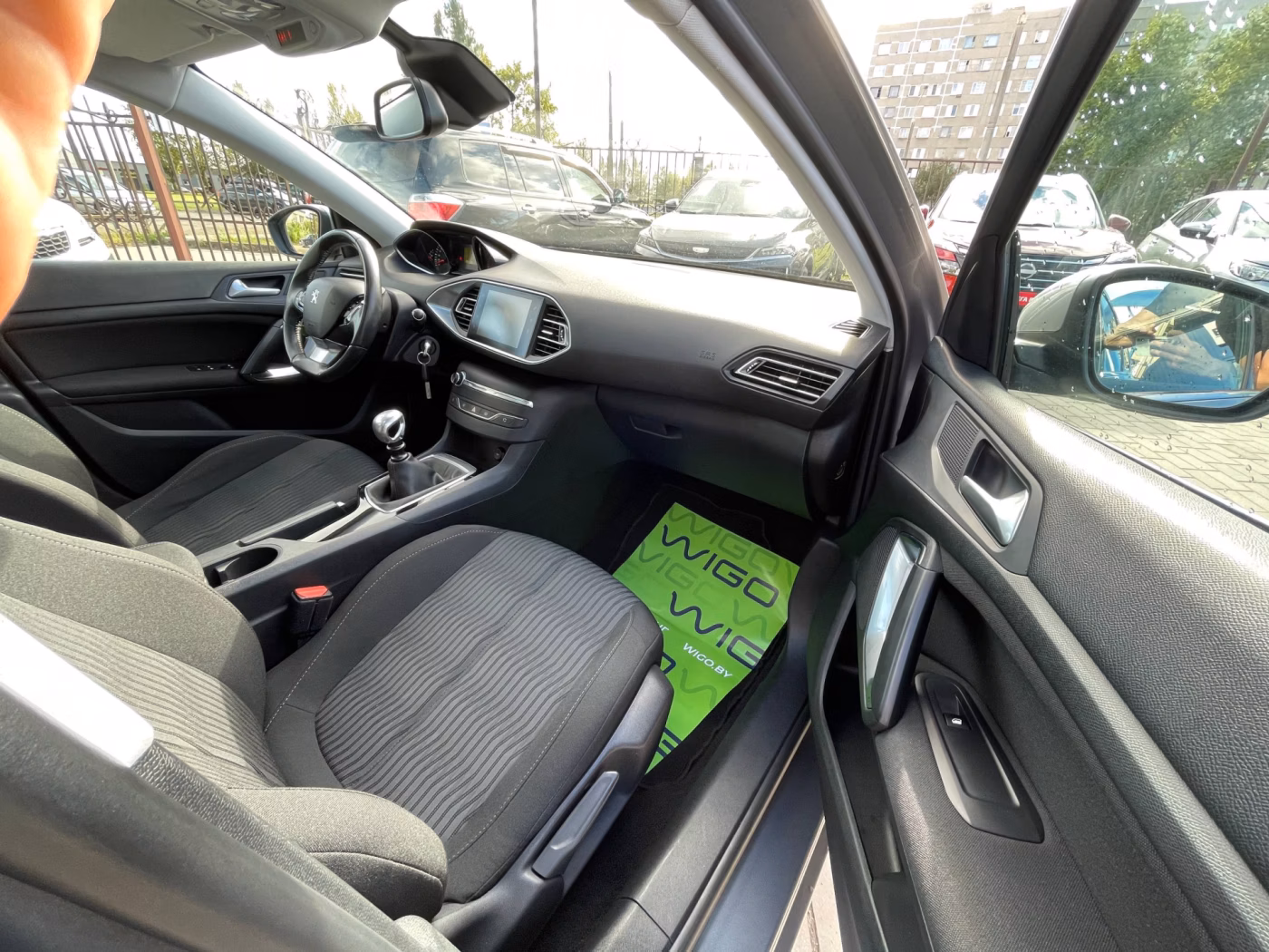 Peugeot 308 фото 12